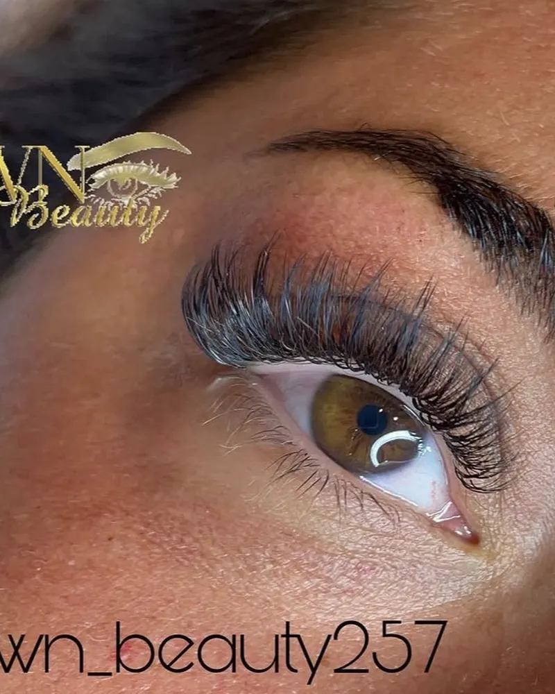 Lash extensions with blue colour accents